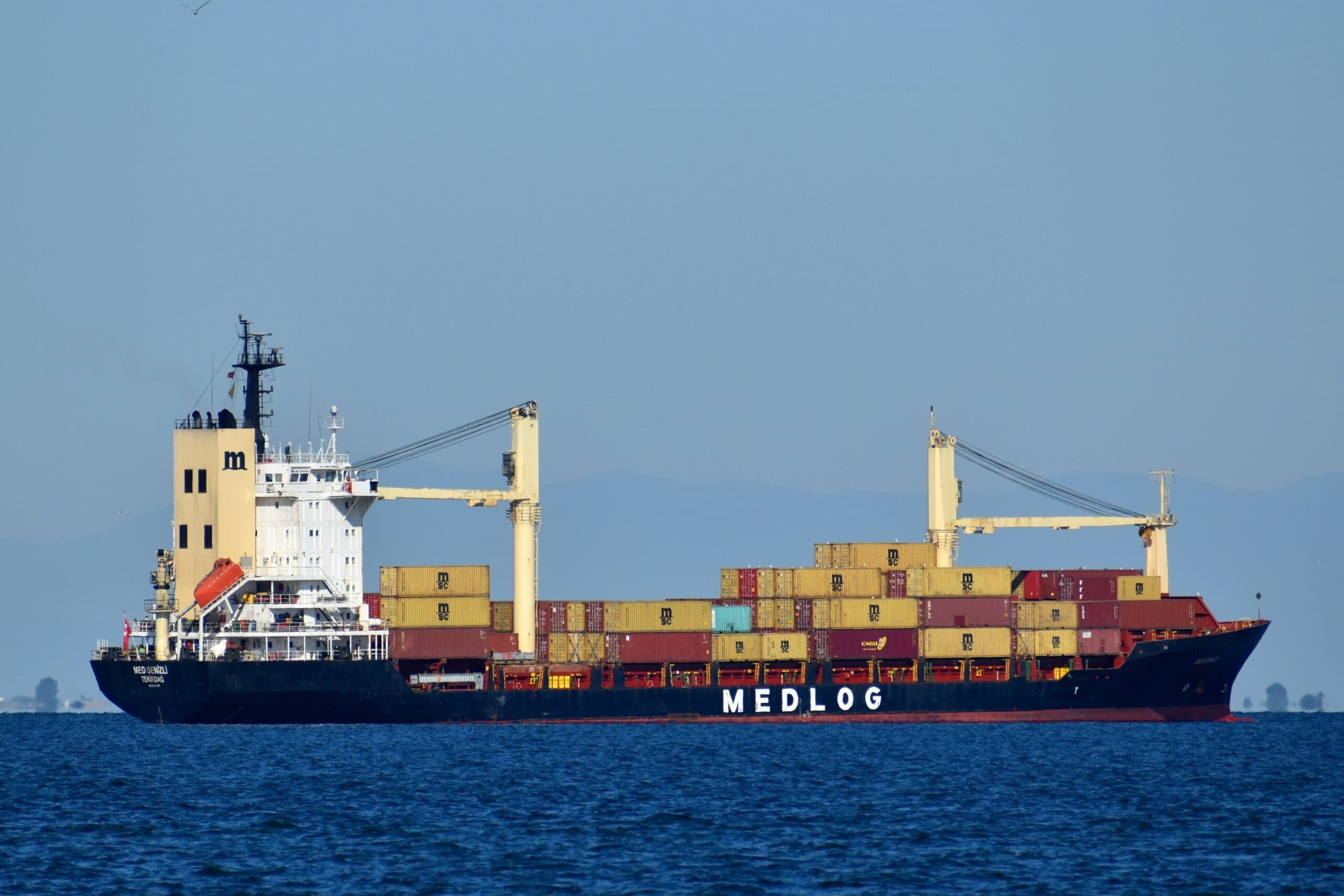 Sea freight of containers on a ship